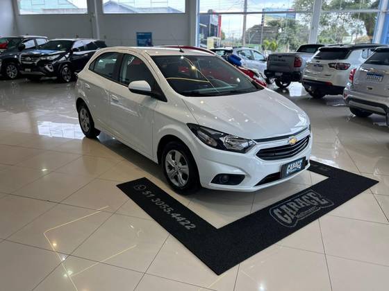 CHEVROLET ONIX 1.0 MPFI JOY 8V FLEX 4P MANUAL CHEVROLET ONIX 1.0 MPFI JOY 8V FLEX 4P MANUAL